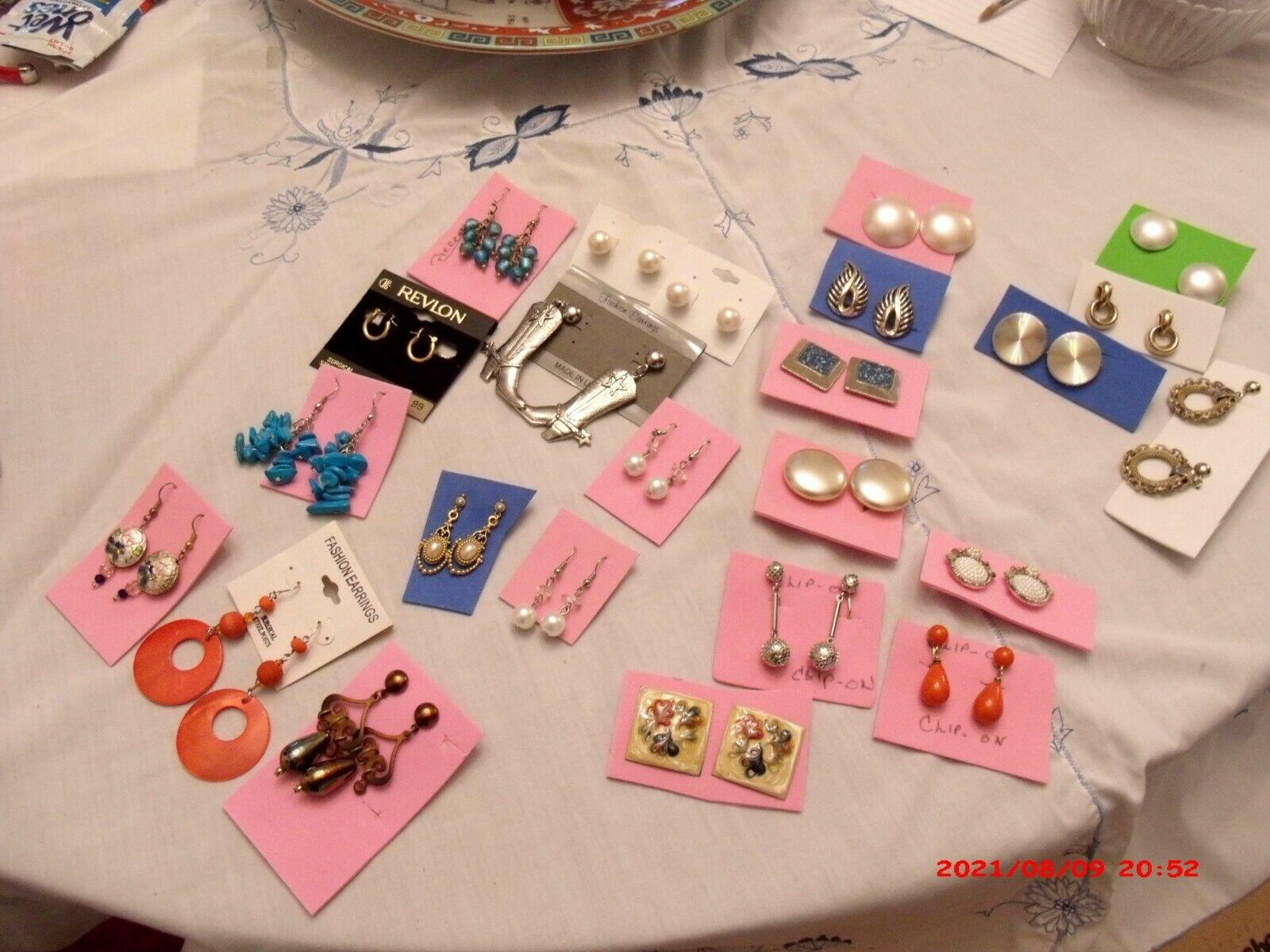 Jewelry Lot 24 Pairs Of Earring Some New And Some Pre-owned