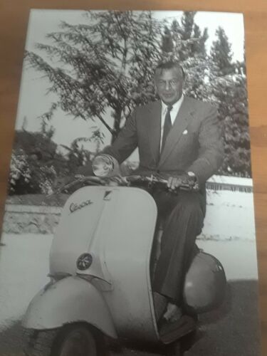 Vespa Scooter Postcard Gary Cooper Unused $5.99 Free Shipping